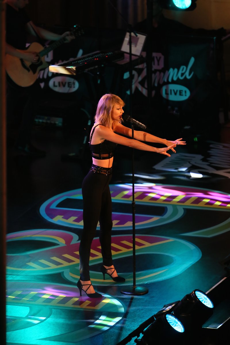 Taylor Swift — October 23 - Jimmy Kimmel Live — photo 491