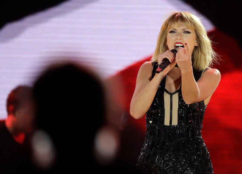 Taylor Swift — October 22 - Formula 1 US Grand Prix — photo 22