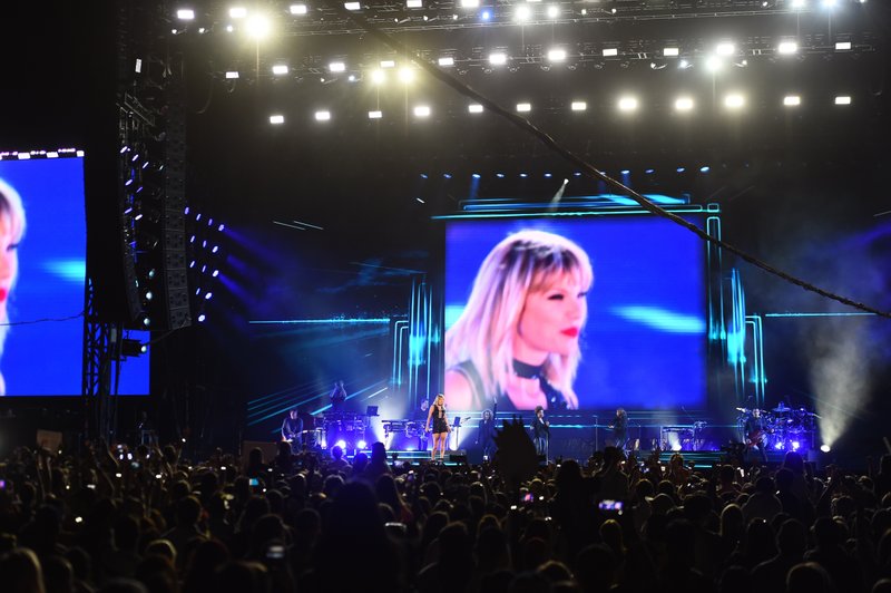 Taylor Swift — October 22 - Formula 1 US Grand Prix — photo 53