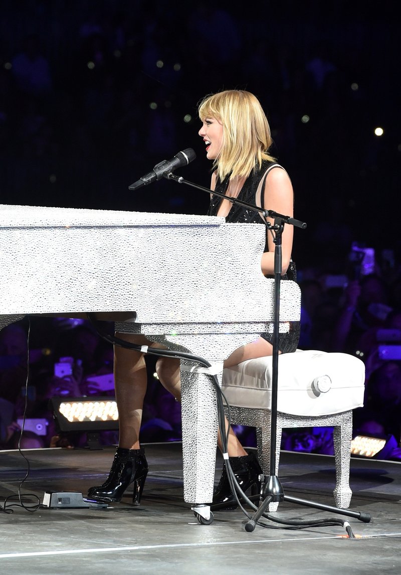Taylor Swift — October 22 - Formula 1 US Grand Prix — photo 65