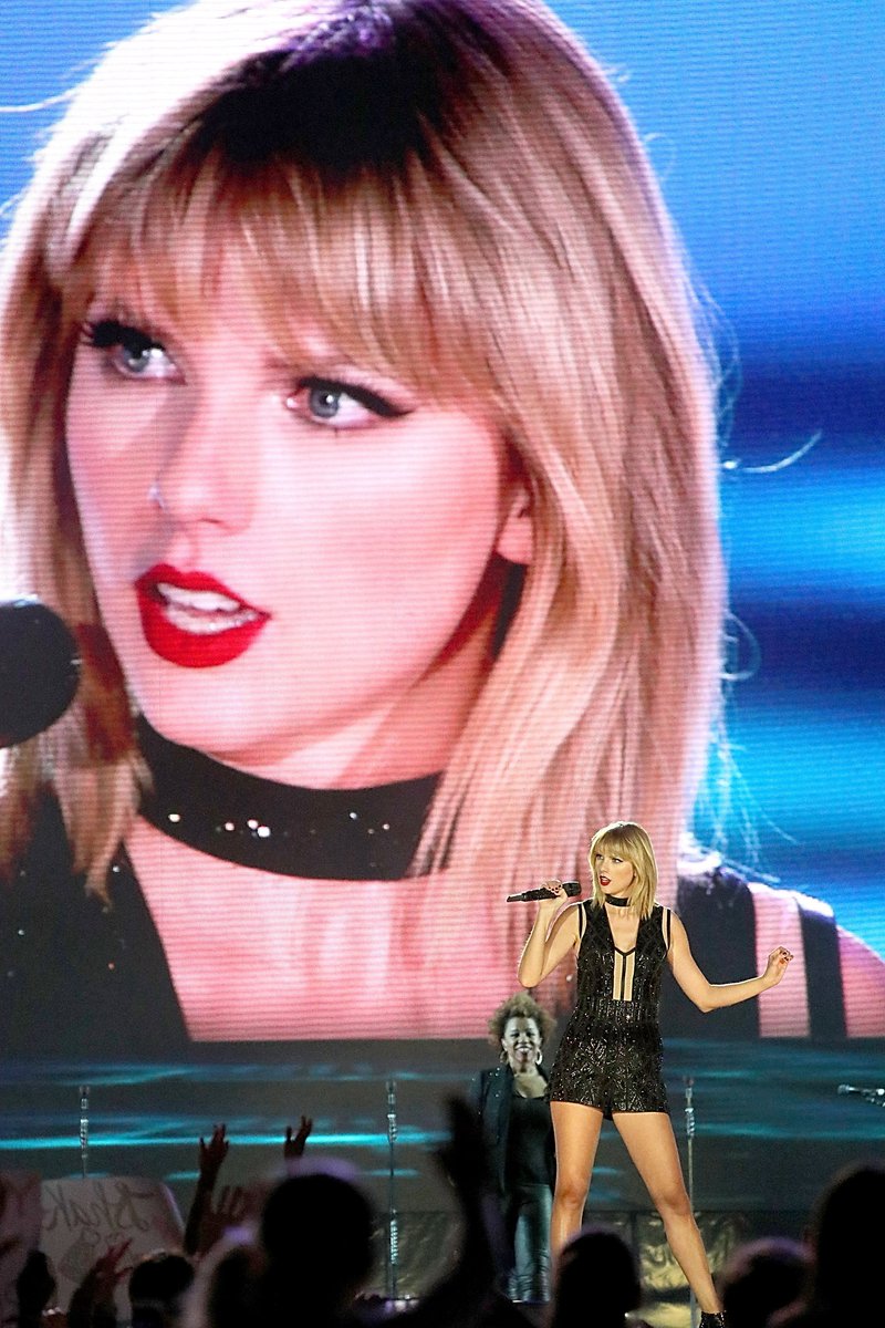 Taylor Swift — October 22 - Formula 1 US Grand Prix — photo 69