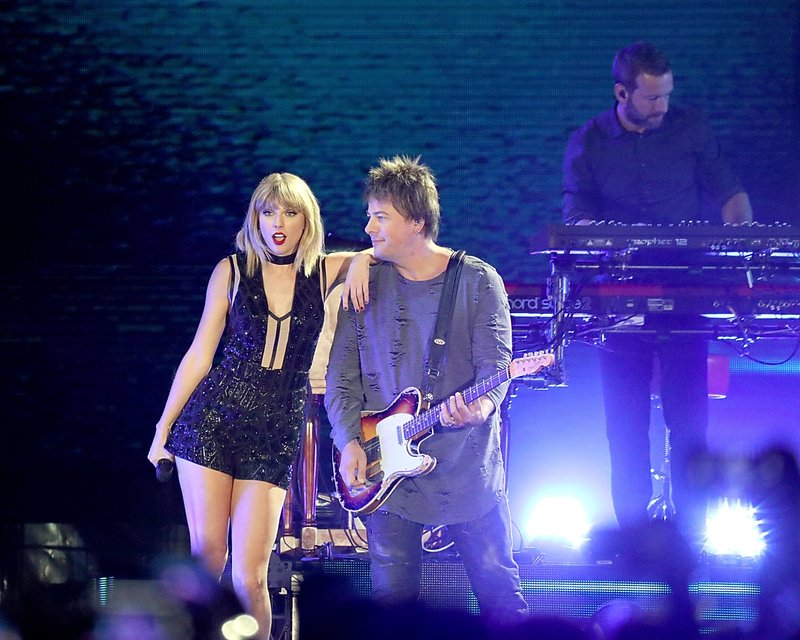 Taylor Swift — October 22 - Formula 1 US Grand Prix — photo 92