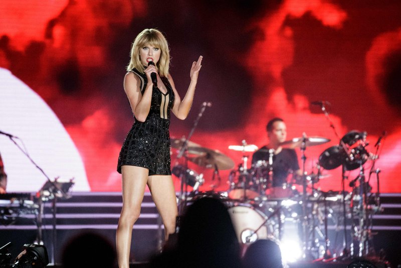 Taylor Swift — October 22 - Formula 1 US Grand Prix — photo 116