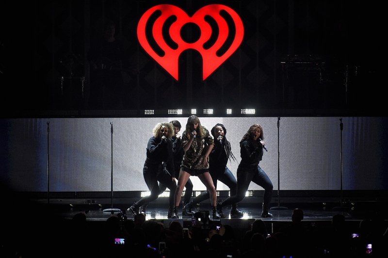 Taylor Swift — December 1 - 102.7 KIIS FM's Jingle Ball — photo 24