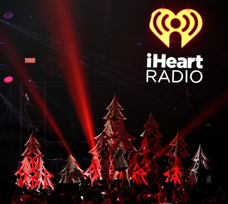 Taylor Swift — December 1 - 102.7 KIIS FM's Jingle Ball — photo 26