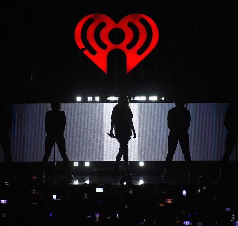 Taylor Swift — December 1 - 102.7 KIIS FM's Jingle Ball — photo 28