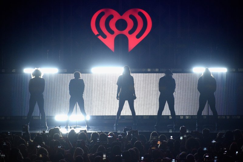 Taylor Swift — December 1 - 102.7 KIIS FM's Jingle Ball — photo 30