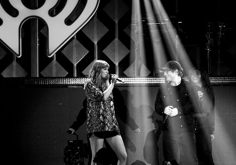 Taylor Swift — December 1 - 102.7 KIIS FM's Jingle Ball — photo 33