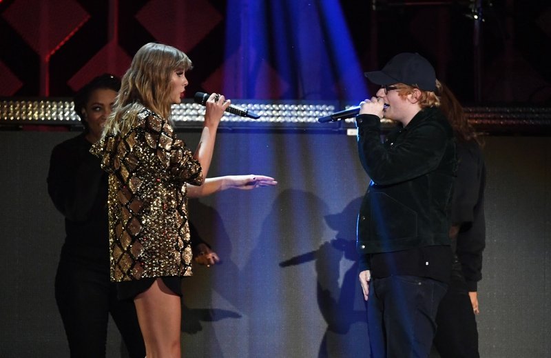 Taylor Swift — December 1 - 102.7 KIIS FM's Jingle Ball — photo 36