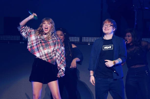 Taylor Swift — December 2 - 99.7 NOW! POPTOPIA — photo 2