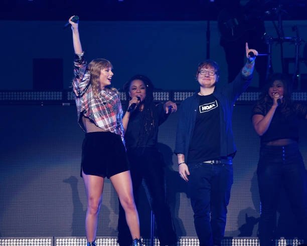 Taylor Swift — December 2 - 99.7 NOW! POPTOPIA — photo 3