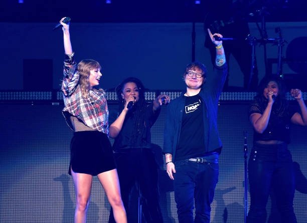 Taylor Swift — December 2 - 99.7 NOW! POPTOPIA — photo 9