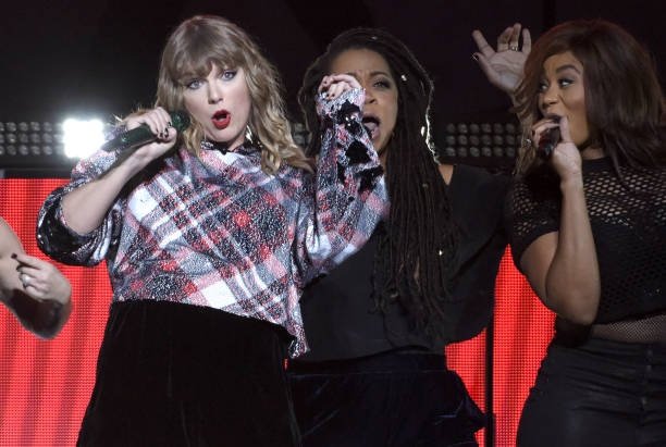 Taylor Swift — December 2 - 99.7 NOW! POPTOPIA — photo 44