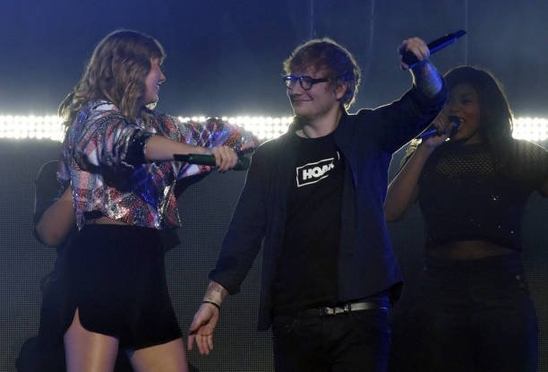 Taylor Swift — December 2 - 99.7 NOW! POPTOPIA — photo 61