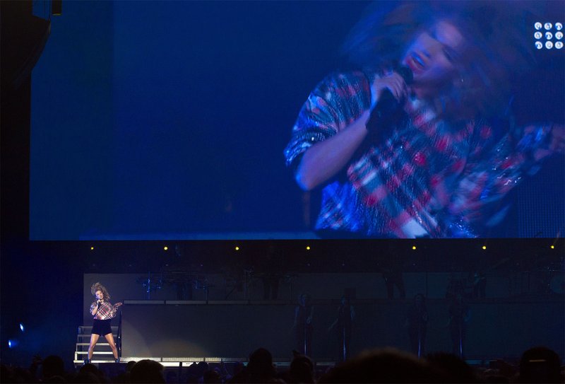 Taylor Swift — December 2 - 99.7 NOW! POPTOPIA — photo 65
