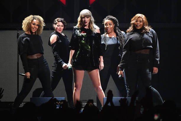 Taylor Swift — December 8 - Z100's Jingle Ball — photo 3