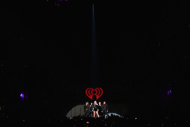 Taylor Swift — December 8 - Z100's Jingle Ball — photo 5