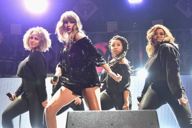 Taylor Swift — December 8 - Z100's Jingle Ball — photo 18