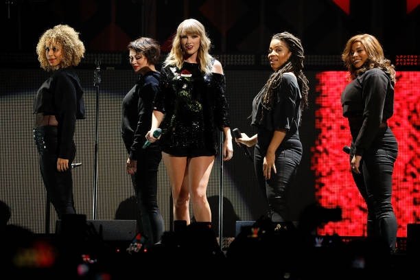 Taylor Swift — December 8 - Z100's Jingle Ball — photo 47