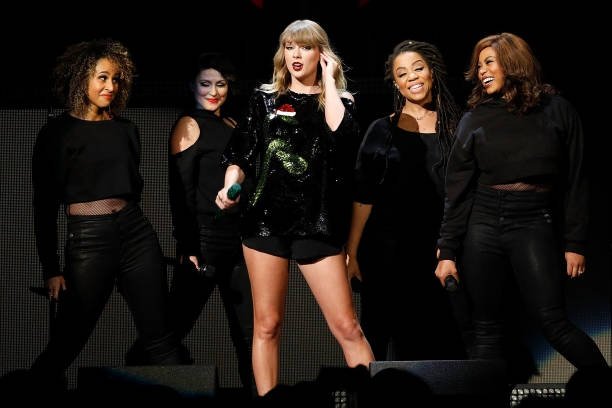 Taylor Swift — December 8 - Z100's Jingle Ball — photo 55