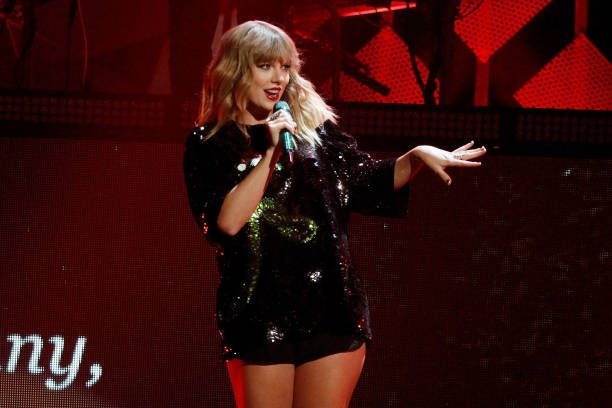 Taylor Swift — December 8 - Z100's Jingle Ball — photo 64