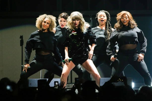 Taylor Swift — December 8 - Z100's Jingle Ball — photo 72