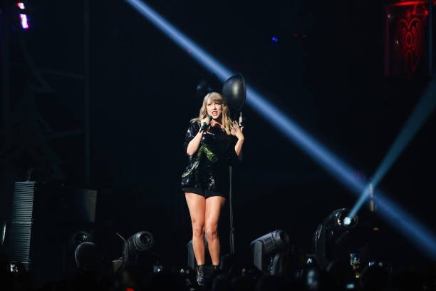 Taylor Swift — December 8 - Z100's Jingle Ball — photo 78