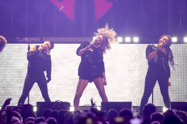 Taylor Swift — December 8 - Z100's Jingle Ball — photo 82
