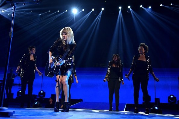 Taylor Swift — February 4 - Super Saturday Night — photo 11