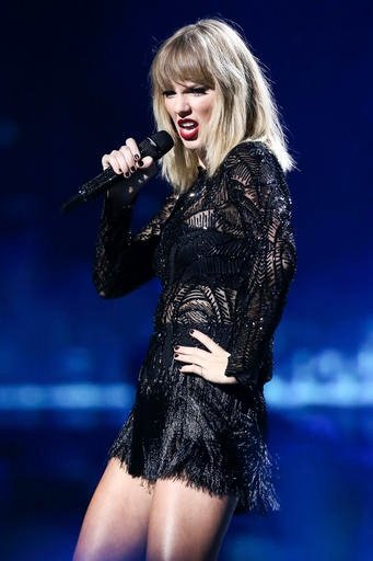 Taylor Swift — February 4 - Super Saturday Night — photo 43