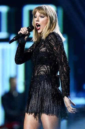 Taylor Swift — February 4 - Super Saturday Night — photo 60