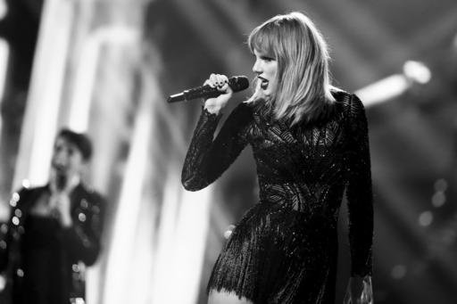Taylor Swift — February 4 - Super Saturday Night — photo 61