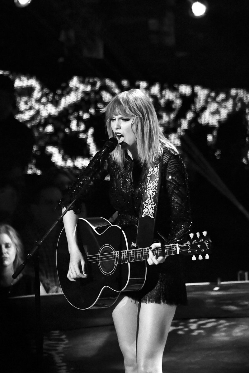 Taylor Swift — February 4 - Super Saturday Night — photo 106