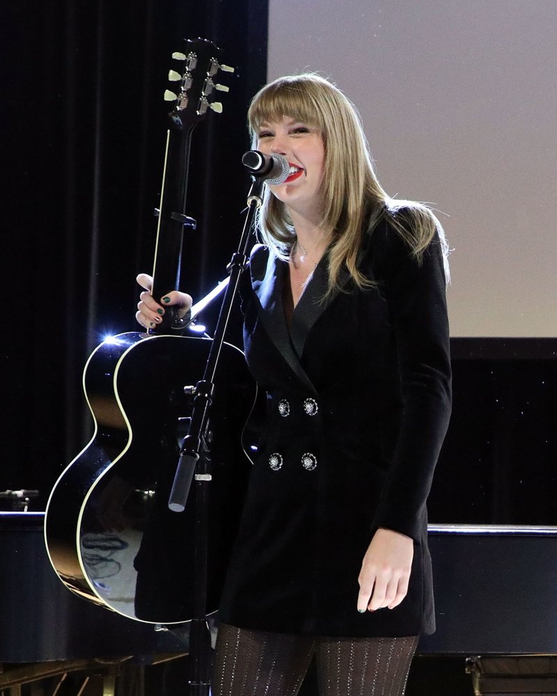 Taylor Swift — December 5 - 2018 Ally Coalition Talent Show — photo 4