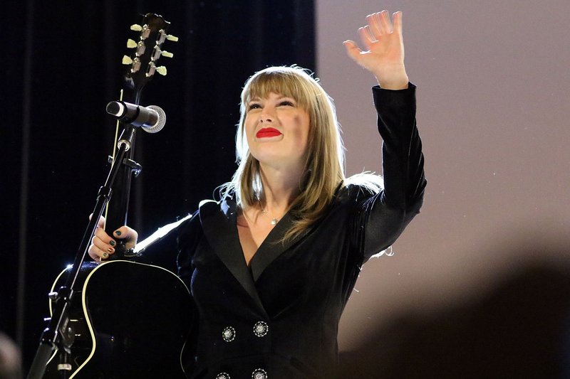 Taylor Swift — December 5 - 2018 Ally Coalition Talent Show — photo 21