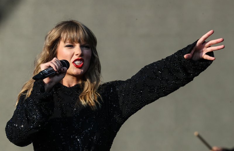 Taylor Swift — May 27 - BBC Radio 1's Biggest Weekend 2018 — photo 21
