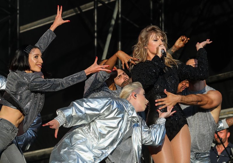 Taylor Swift — May 27 - BBC Radio 1's Biggest Weekend 2018 — photo 61