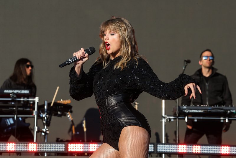 Taylor Swift — May 27 - BBC Radio 1's Biggest Weekend 2018 — photo 175