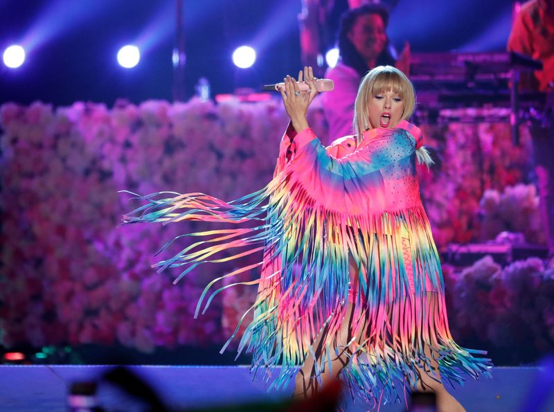 Taylor Swift — June 1 - 2019 iHeartRadio Wango Tango — photo 86