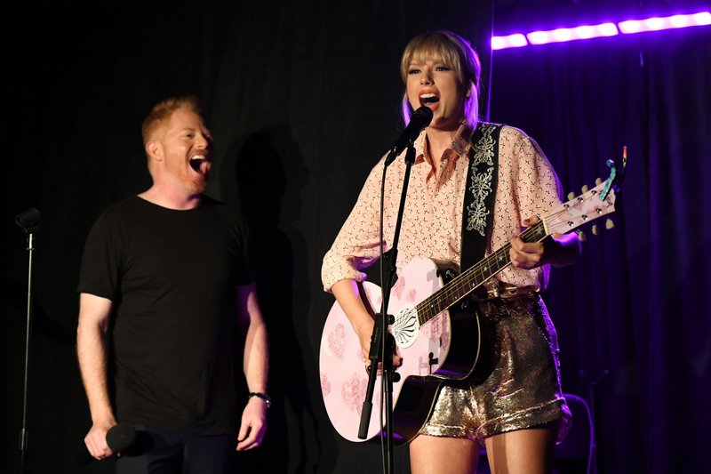 Taylor Swift — June 14 - AEG And Stonewall Inn Pride Celebration — photo 3