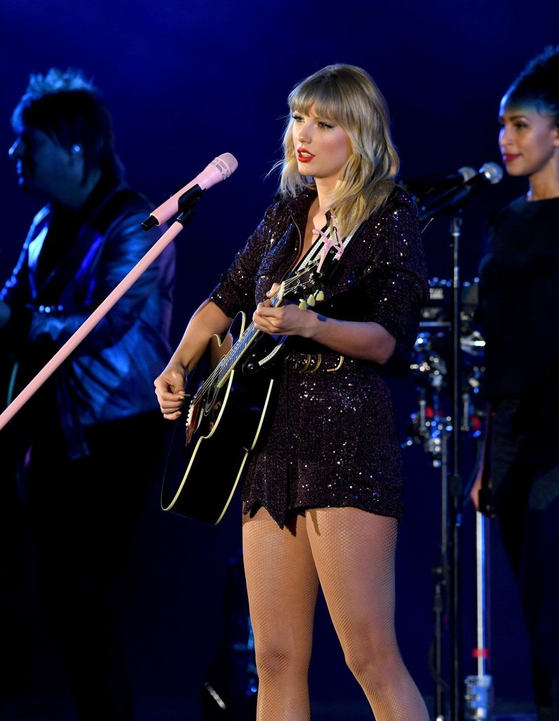 Taylor Swift — October 19 - 7th Annual We Can Survive Concert — photo 3