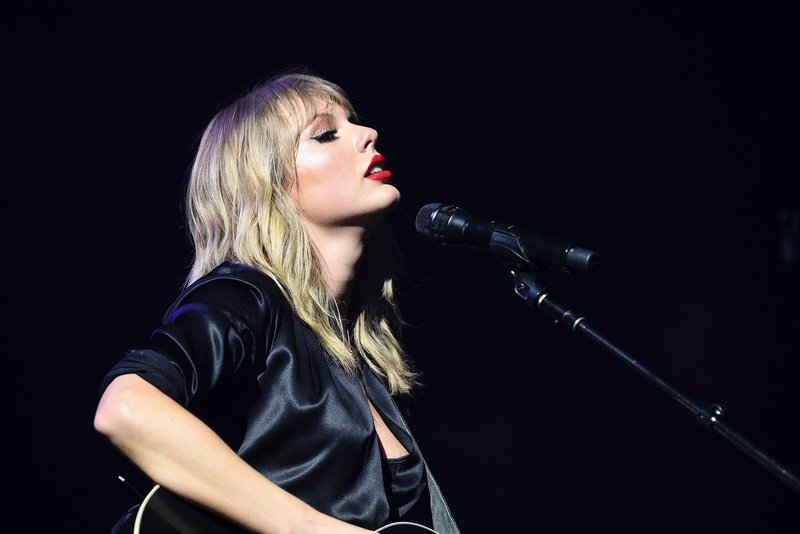 Taylor Swift — September 9 - City of Lover Concert — photo 2