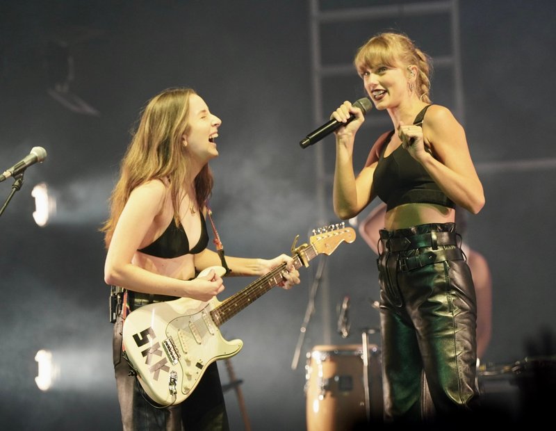 Taylor Swift — July 21 - HAIM Tour 2022 — photo 4
