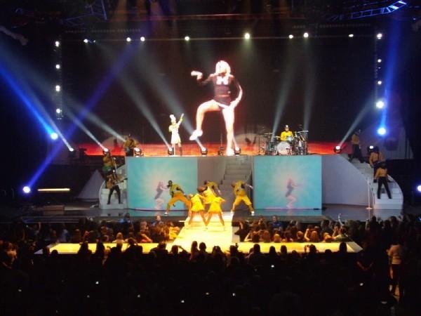 Taylor Swift — April 23 - Evansville, Indiana — photo 13