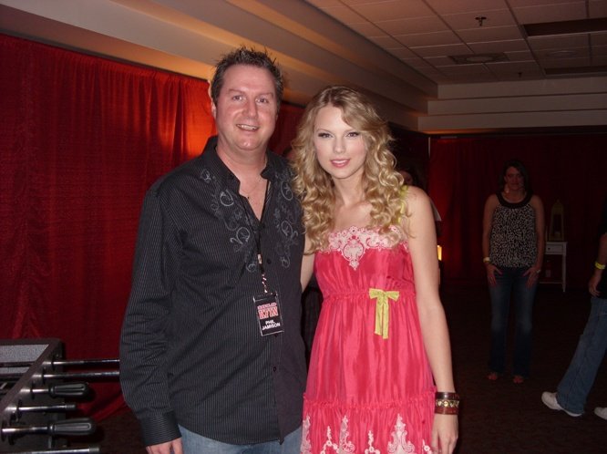 Taylor Swift — April 24 - Jonesboro, Arkansas — photo 26