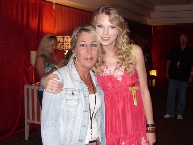 Taylor Swift — April 24 - Jonesboro, Arkansas — photo 29