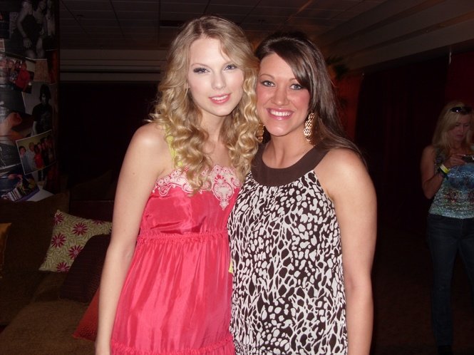 Taylor Swift — April 24 - Jonesboro, Arkansas — photo 33