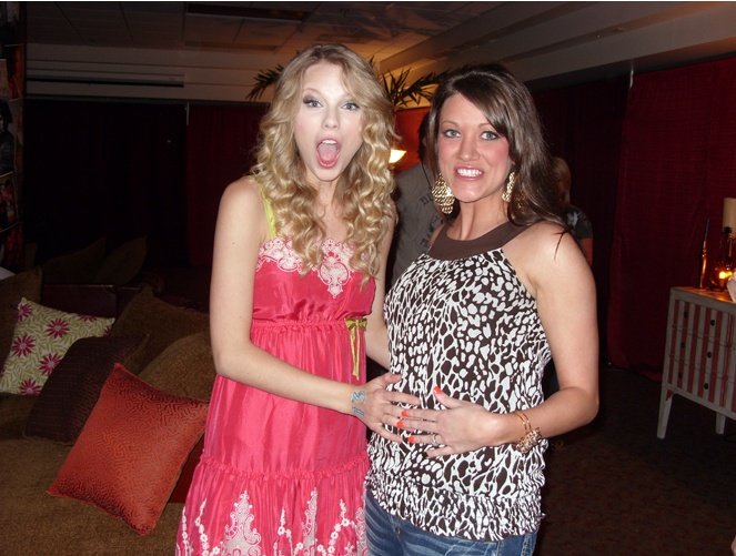 Taylor Swift — April 24 - Jonesboro, Arkansas — photo 37