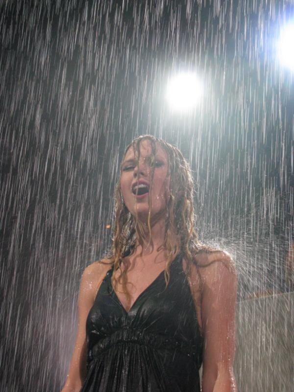 Taylor Swift — April 25 - St. Louis, Missouri — photo 9