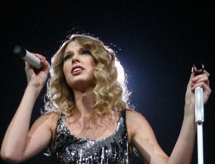 Taylor Swift — April 25 - St. Louis, Missouri — photo 13